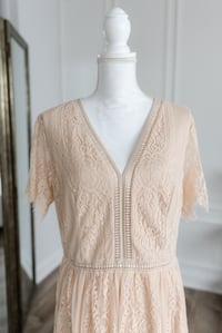 Image 3 of Item 72: Merokeety V-Neck Lace Dress, apricot XL