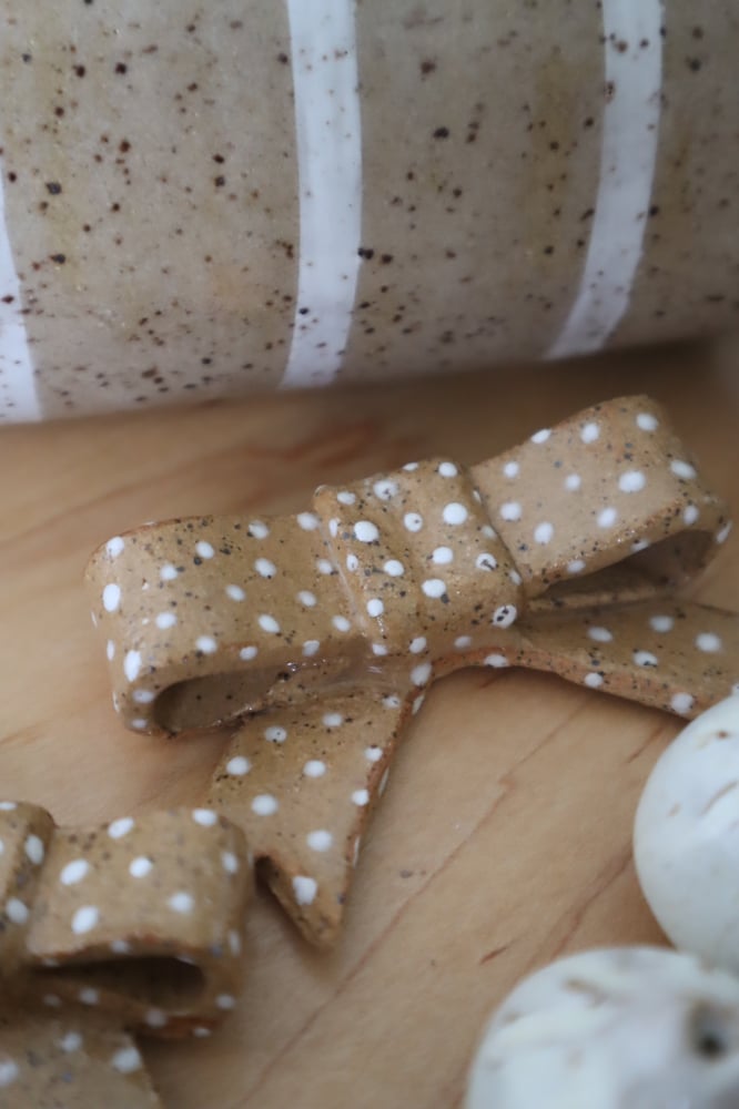 Image of Polka Dot Ribbon Magnet | Large