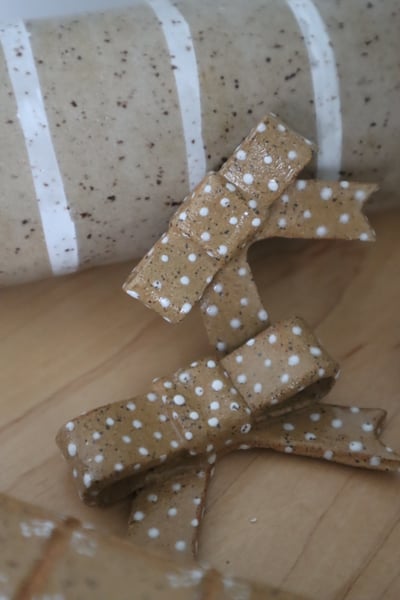 Image of Polka Dot Ribbon Magnet