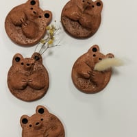 Image 2 of Ympyrä magneetti, karhu savityö