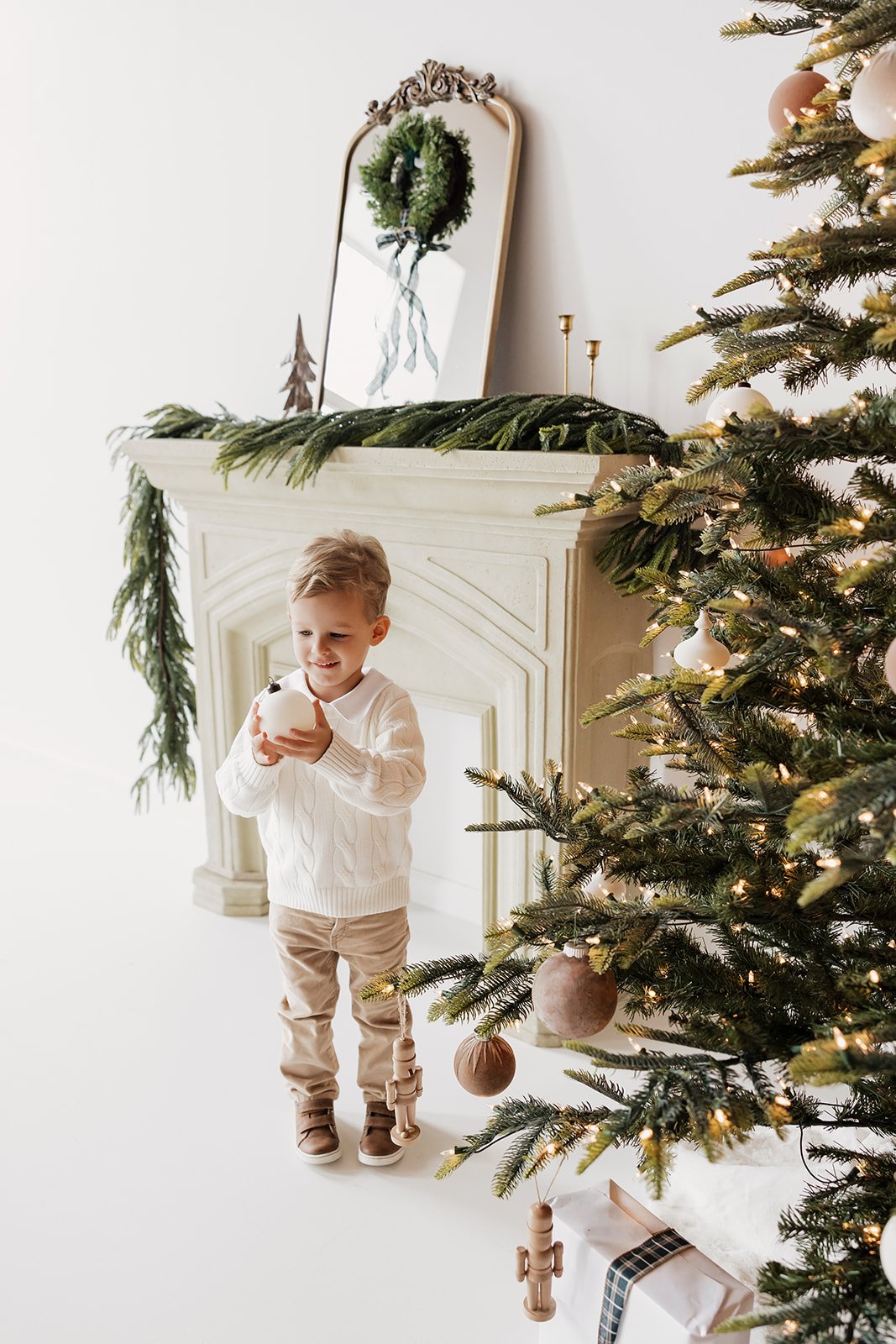 Image of Christmas Mini Sessions / Neutrals + Ralph Lauren Vibes 