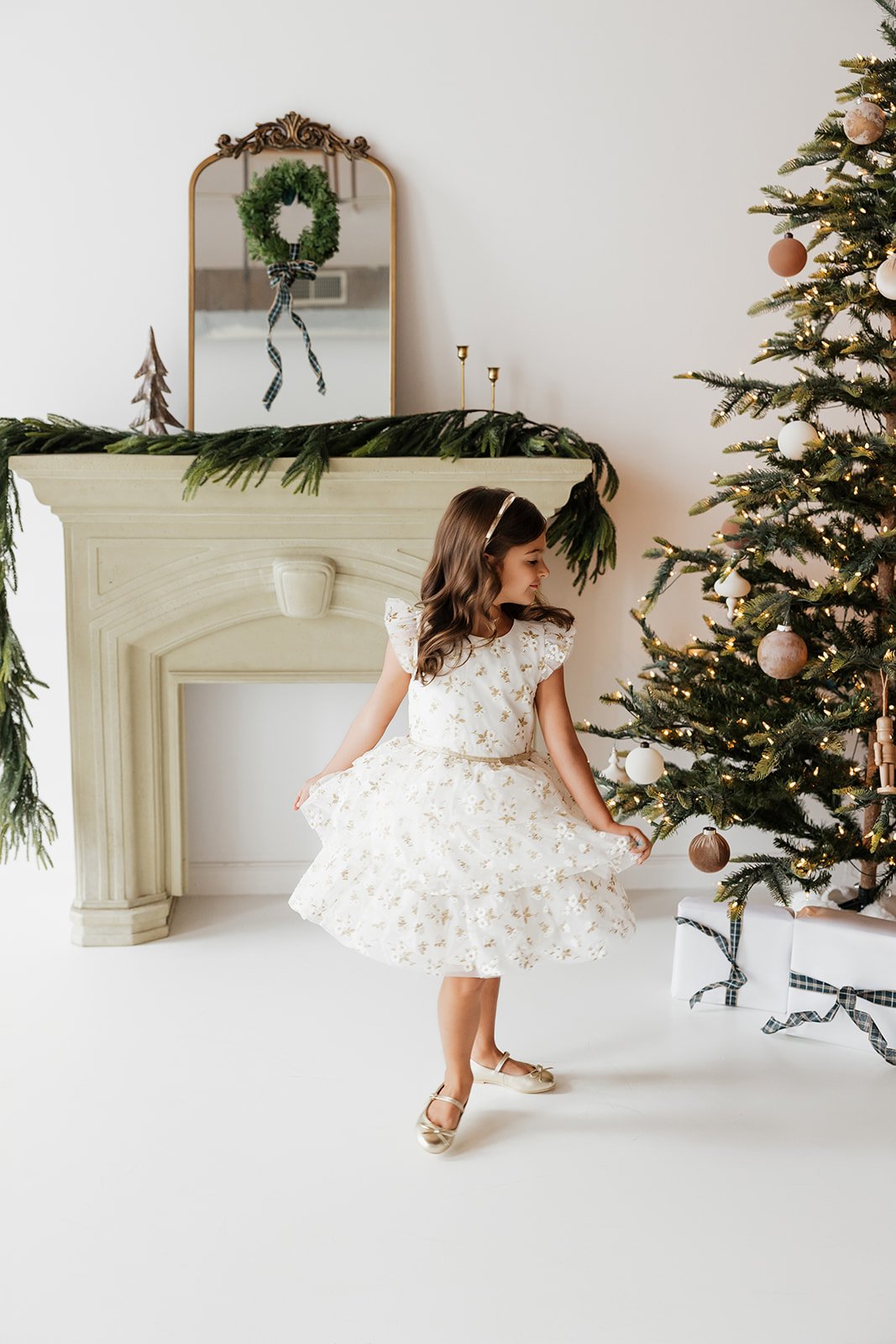 Image of Christmas Mini Sessions / Neutrals + Ralph Lauren Vibes 