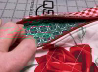 Image 3 of Vintage Rose Tablecloth Zippered Bag 4