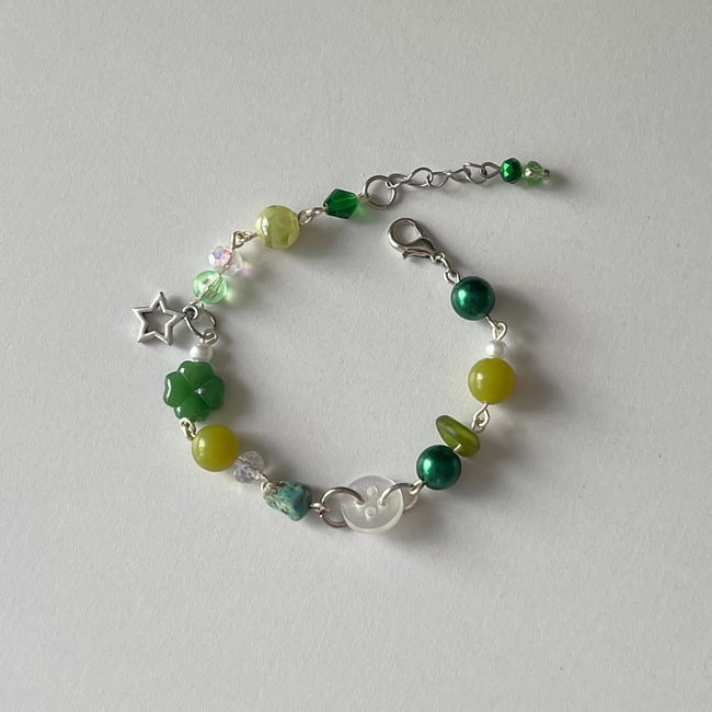 'lucky button' charm bracelet
