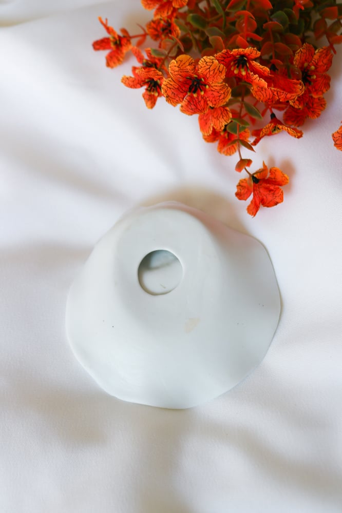 Image of Heavenly Cherub Ring dish with Rose and Bow Details