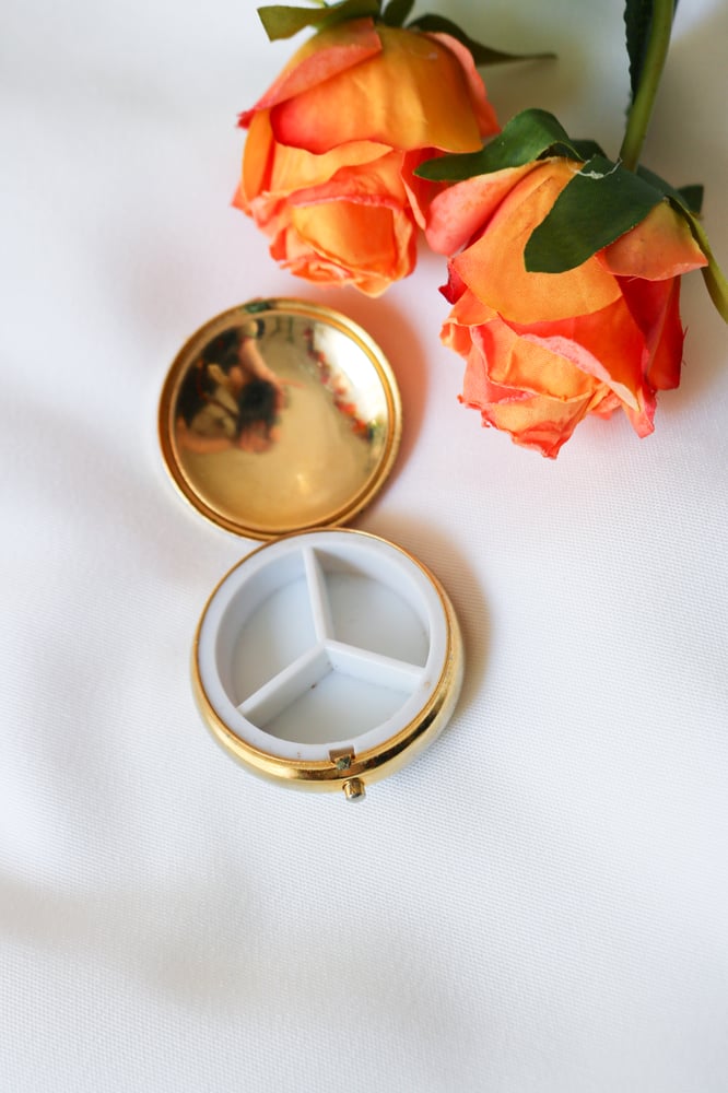 Image of Stunning Floral Iris Pocket Pill Box
