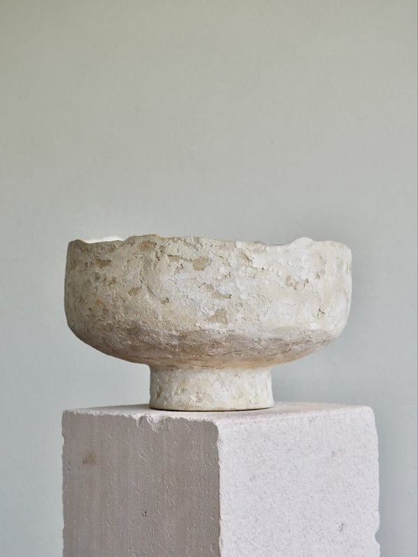 STONE light pedestal bowl
