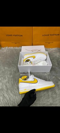 Image 10 of Size 9 shoes men's retro qs kb color white Nike  made in Vietnam 