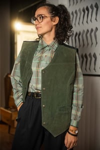 Image 1 of Gilet verde in Camoscio