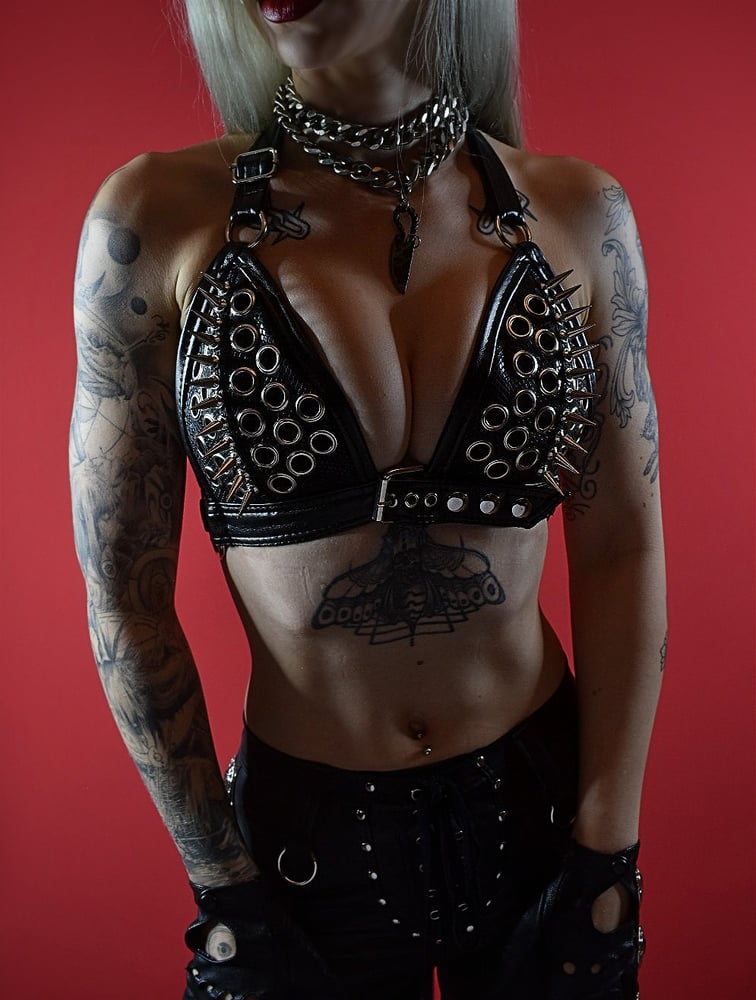 Image of DOMINATE BRA