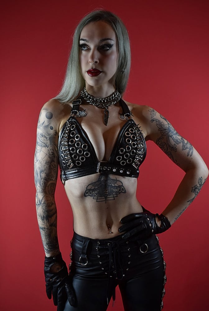 Image of DOMINATE BRA