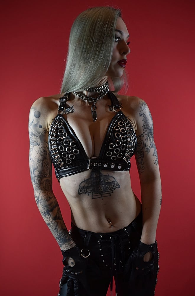 Image of DOMINATE BRA
