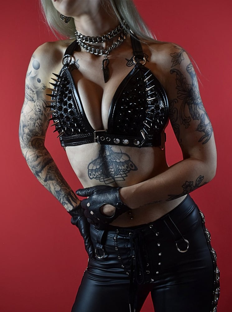 Image of DOMINATE BLACK BRA