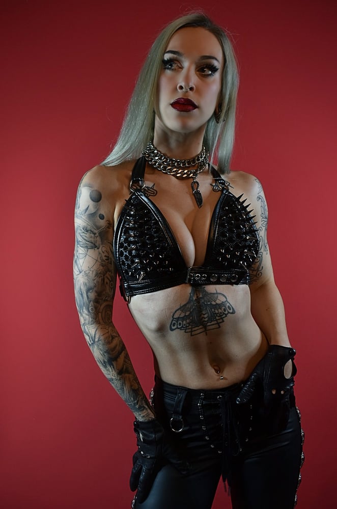 Image of DOMINATE BLACK BRA