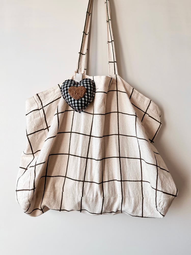 Image of Porte clé brodé - Coeur carreaux 