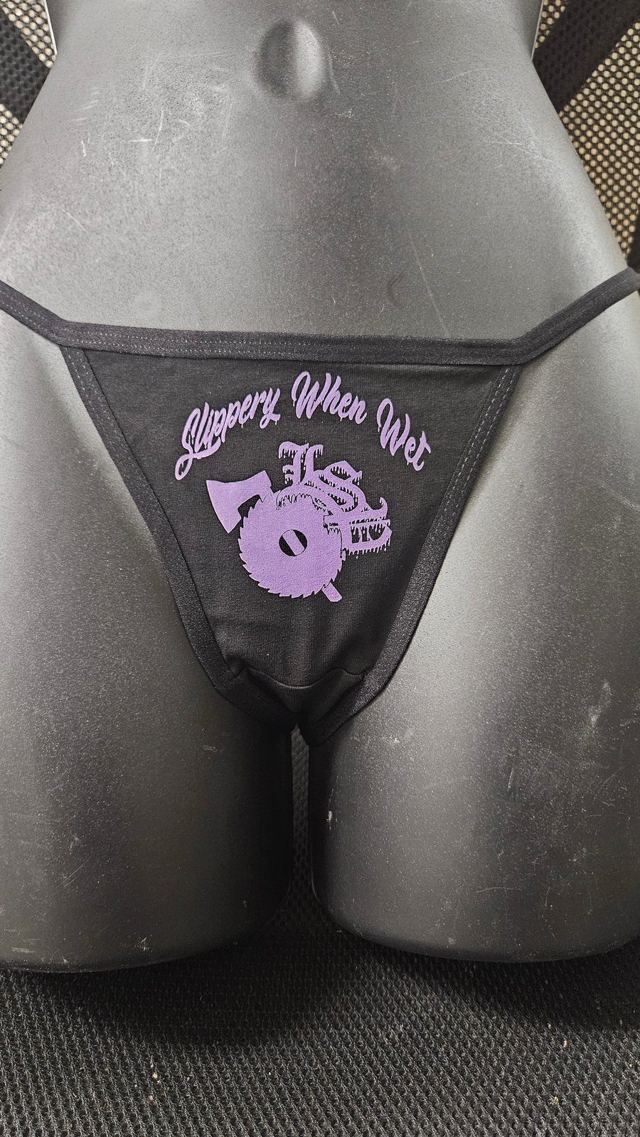 Image of LSP  : SLIPPERY WHEN WET