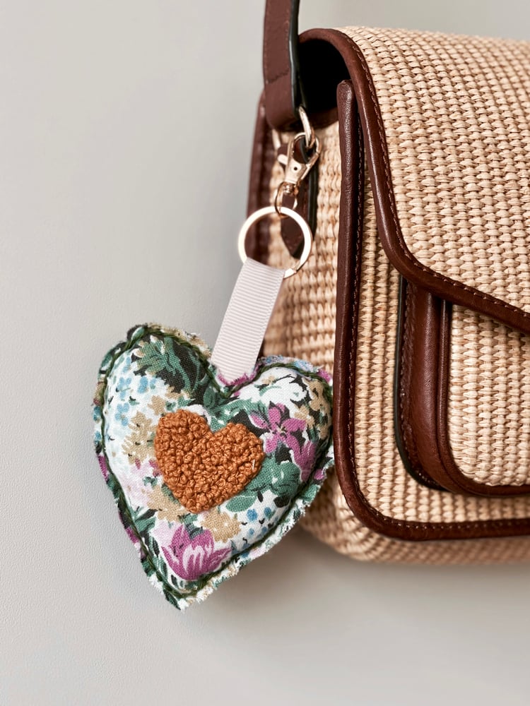Image of Porte clé brodé - Coeur champêtre 