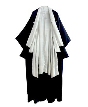 Image of Sort lang silkekimono dame m. pawlownia blad mon emblem