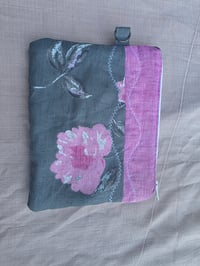 Image 5 of Quilted Linen Zippy Bag Set - Peonies on Slate
