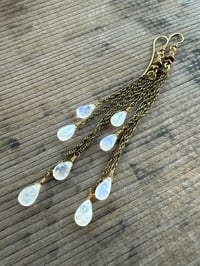 Image 3 of Moonstone in brass earrings / n7
