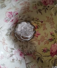 Image 4 of Moyen abat jour Manon tissu fleuri sur fond vert