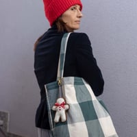 Image 3 of Christmas shopper