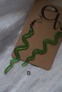 Image 2 of längliche schlangen ohrringe, strukturiert & unstrukturiert