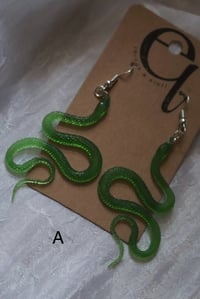 Image 2 of dünne schlangen ohrringe, strukturiert & unstrukturiert