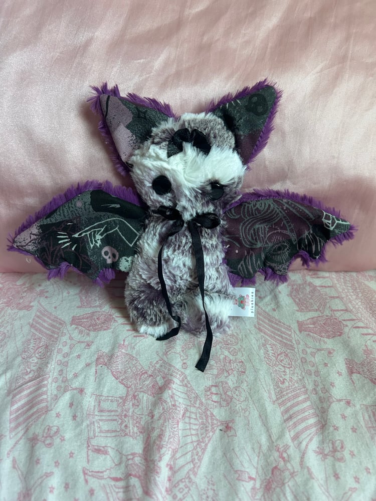 Image of onyx the bat