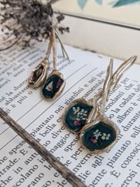 Image 2 of Fiore grezzo orecchino