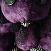Image 3 of Conejito gótico morado