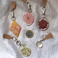 Image 4 of florale schlüsselanhänger 