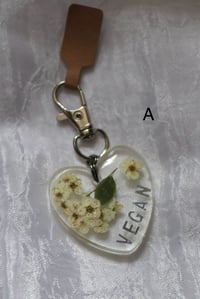 Image 2 of statement schlüsselanhänger