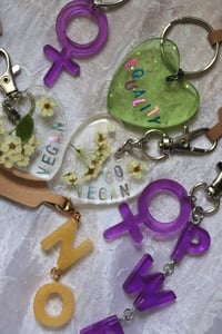 Image 1 of statement schlüsselanhänger