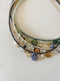Image 6 of Collier PEONIE // Bleu Sodalite 