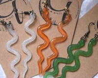 Image 1 of längliche schlangen ohrringe, strukturiert & unstrukturiert