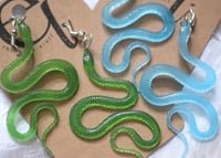 Image 1 of dünne schlangen ohrringe, strukturiert & unstrukturiert