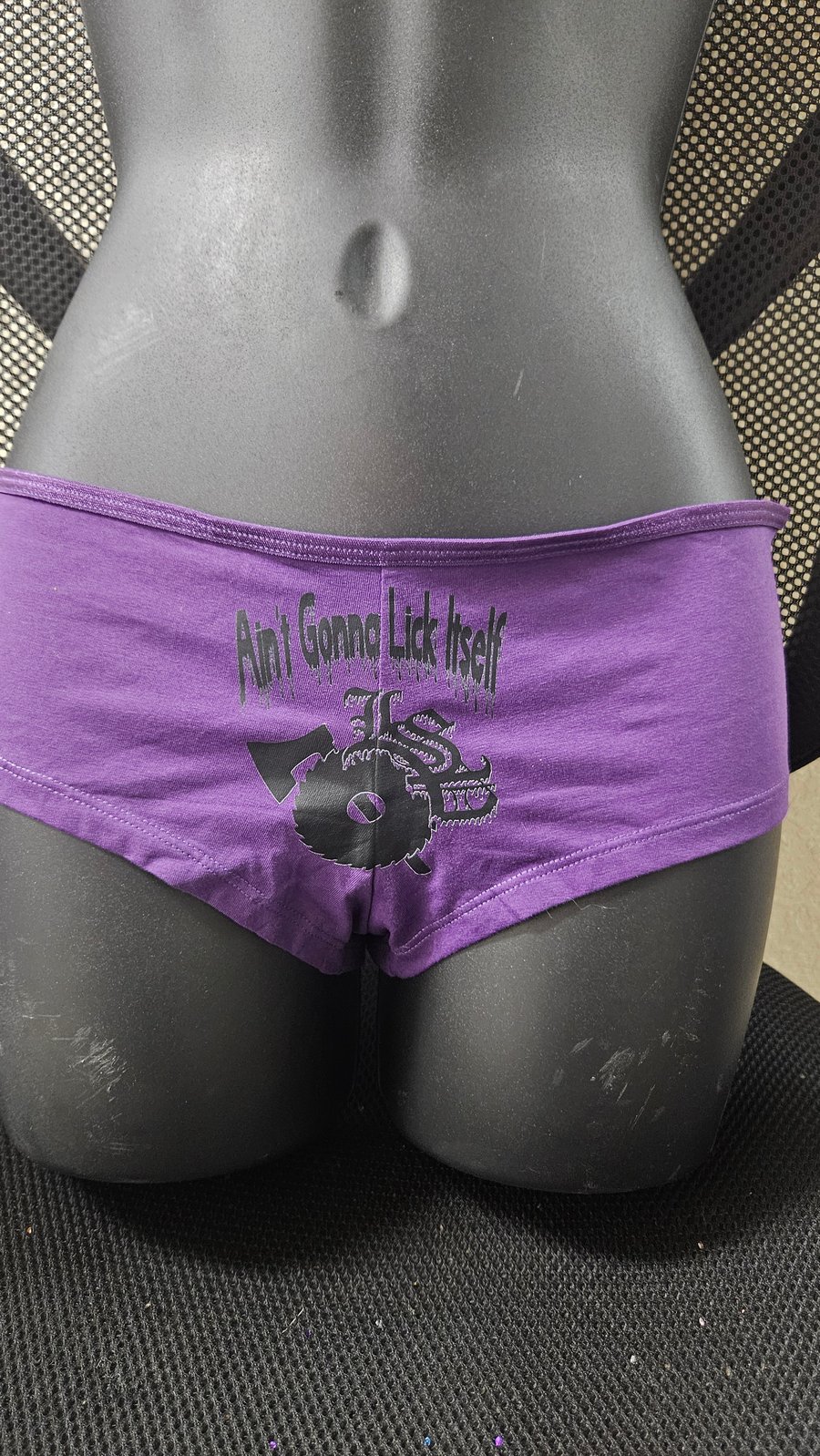 Image of LSP: AIN'T GONNA LICK ITSELF 