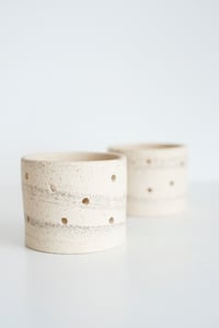 Image 3 of Waternish Sand Candle Pot