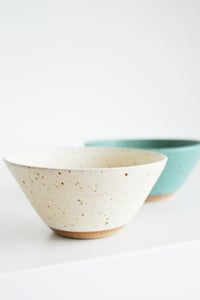 Image 3 of Meadowsweet Porridge Bowl