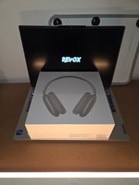 Image 4 of Headphone Max