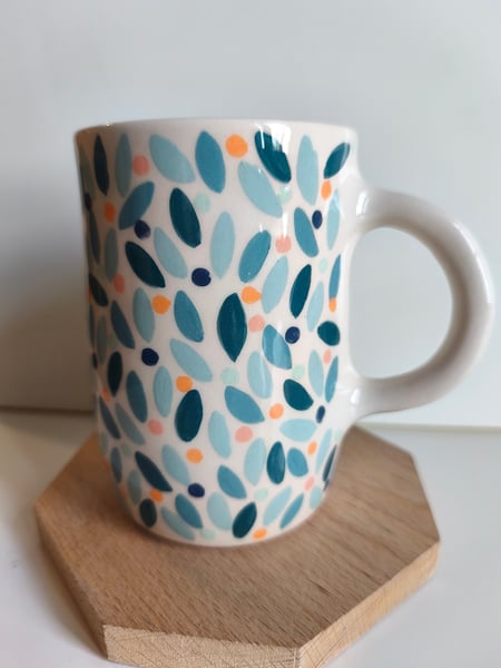 Image of Grande tasse anse petites feuilles 