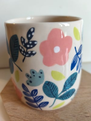 Image of  tasse anse fleur rose
