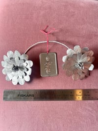 Image 3 of Silver Flower with Tamate : Baby