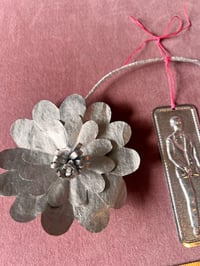 Image 2 of Silver Flower with Tamate : Man