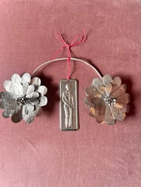 Image 1 of Silver Flower with Tamate : Man