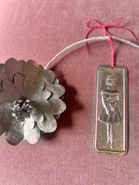 Image 2 of Silver Flower with Tamate : Girl