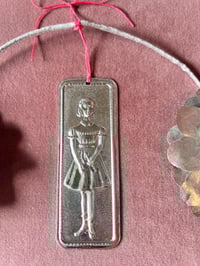 Image 3 of Silver Flower with Tamate : Girl
