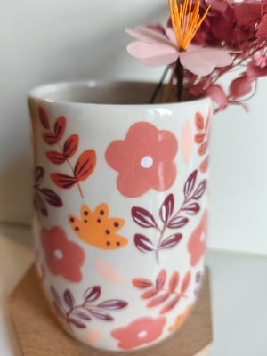 Image of vase feuillage orange rose