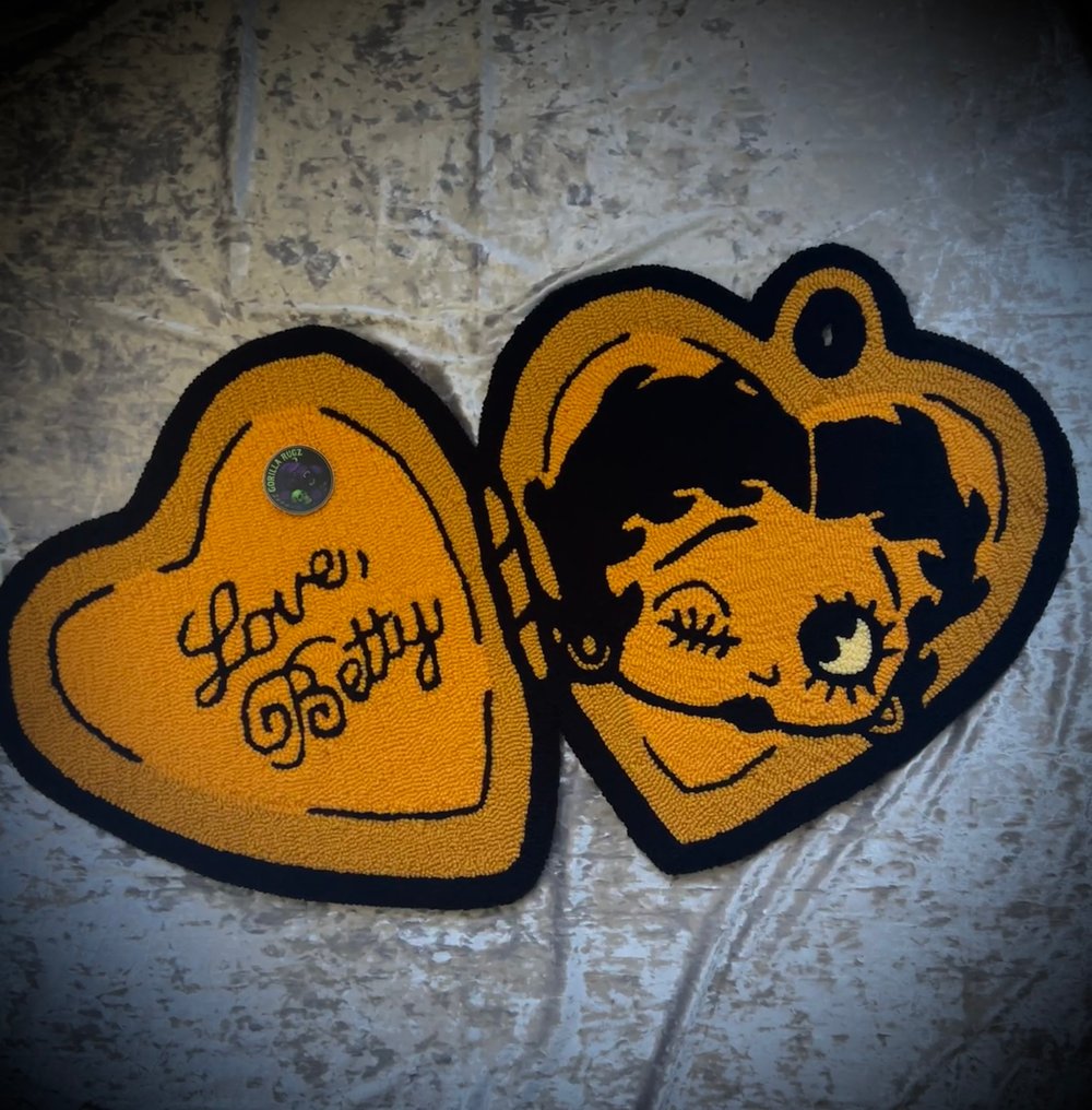 Image of Betty locket rug 